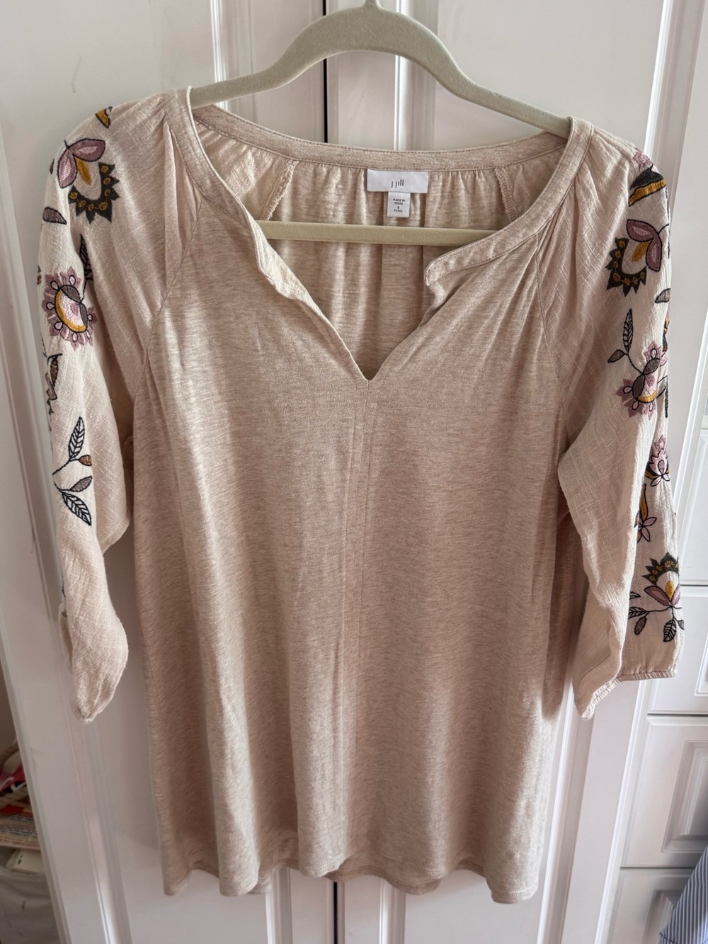 Jjill small petite embroidered sleeve top, like new